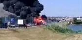 Rusya'da seyir halindeki kamyon alev topuna döndü