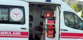 Hafif ticari araç ile otomobil çarpıştı: 8 yaralı