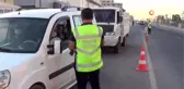 Kaymakam ilçe giriş noktasında araçları denetledi