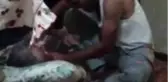İnsanlıktan nasibini alamayan şahıs, yatalak annesine işkence yaparak hastanelik etti