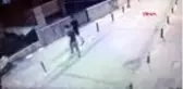 BEŞİKTAŞ'TA PENCEREDEN EVE TIRMANAN HIRSIZ KAMERADA
