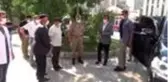 Vali Akbıyık, kazada hayatını kaybedenlerin ailelerini ziyaret etti