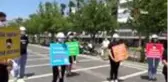 Marmaris'te gönüllü öğrencilerden korona virüs uyarısı