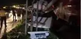 Aydınlatma direğine çarpan otomobil ikiye bölündü