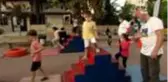Çocuklar spor yaparak eğleniyor