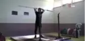 Maske ve sosyal mesafe kurallarına uyarak spor yapıyorlar