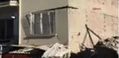 MALATYA Depremde hasar gören bina, yıkım sırasında çöktü