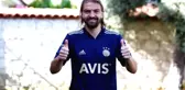 Fenerbahçeli Caner Erkin, koluna kızının dövmesini yaptırdı