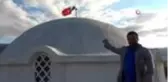 Elektriği doğadan kendisi üretti, Türk bayraklarını aydınlatmayı başardı