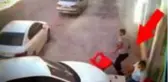 Fren yerine gaza bastı, iş yeri önünde oturan kişiye çarptı