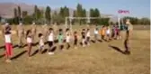 Son dakika gündem: ERZİNCAN Komandolar çocuklarla futbol oynadı, alay komutanı kaleci oldu