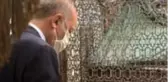 Fahrettin Altun, Erdoğan'ın müjdeyi açıklamadan 1 saat önce Eyüp Sultan'da dua ettiği anları paylaştı