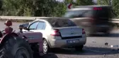 Son dakika! TOKAT Kazada yola saçılan çekirdekleri vatandaşlar topladı
