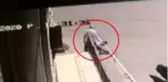 Kızıyla boşanma aşamasında olan damadını sokak ortasında vurdu! O anlar kamerada