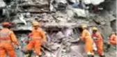 Hindistan'da çöken binadan 60 kişi kurtarıldıBir kişinin cansız bedenine ulaşıldı