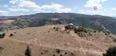 Şehre hakim tepedeki türbe gizemini koruyor
