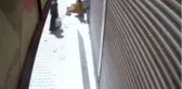 Borcu borçla kapatmaya çalışan ailenin evindeki para ve altınlar çalındı