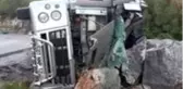 Freni patlayan kamyondan yola atlayarak kurtulmaya çalışan kişi, hayatını kaybetti