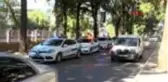 İzmir'de ağaca çarpan otomobil sürücüsü hayatını kaybetti