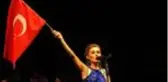 Yıldız Tilbe İstiklal Marşı'nı okudu