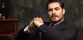 Kilo alıp saçlarını uzatan Çağatay Ulusoy, yeni imajıyla ağızları açık bıraktı