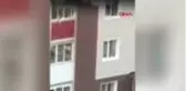 Rusya'da apartmanda yangın; camdan atılan çocuklar böyle kurtarıldı