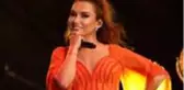 Deniz, konser için gittiği otelde kaldığı 15 bin dolarlık kral dairesini anlat anlat bitiremedi