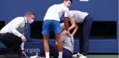 Sinirlenip rastgele vurduğu top hakemin boğazına gelince Djokovic turnuvadan diskalifiye edildi
