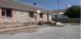 Fedakar öğretmen elinde tahtası kapı kapı dolaşarak eğitim veriyor