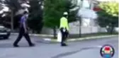 Evlerinde karantinada olanlara kitap hediye edildi