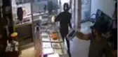 Kuyumcu soyan arkadaşlarına, hızlı kaçmaları için paten getirmiş