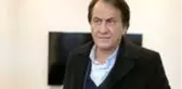 Öldüğü yönünde haberler çıkan oyuncu Özgür Ozan, iddiaları tiye aldı: Kral geri döndü