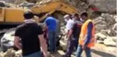 Bursa OTOPSİ YAPILAMAYINCA OLAY YERİNDE GELİP HEYELANDA ÖLEN BABASININ KİMLİĞİNİ ARADI