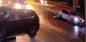Hareket halindeki araçtan trafiğin ortasına atılan kadın, ezilmekten son anda kurtuldu