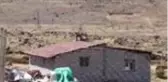 Son dakika... Hazine arazisindeki evin yıkımını engellemek için silahla çatıya çıkan aileyi polis ikna etti -...