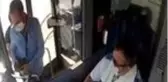 Otobüs şoförü, bulduğu içi para dolu cüzdanı sahibine teslim etti