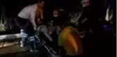 Tezgahını toplayıp eve gidecekken silahlı saldırıya uğrayan amca ve yeğeni yaralandı