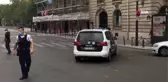 Paris'te bomba ihbarı üzerinde Eyfel Kulesi'nin çevresi boşaltıldı