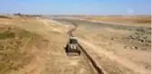 Suyu çekilen gölete balıkların yaşaması için su takviyesi yapıldı