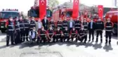 Yangında canını hiçe sayarak alevlerin ortasında kalan yaralıları kurtaran itfaiye erine...