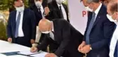 Süt üreticisinin ekonomisine can katacak tesisin imzaları atıldı