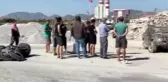 Kamyonetle motosiklet çarpıştı: 1 ölü, 1 yaralı