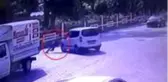 Hareket eden aracın önüne geçip duvara çarpmasını önledi