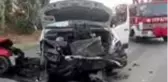 Servis aracıyla çarpışan otomobildeki 2 kişi yaralandı