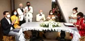 Üç gün önce evlenen Soner Sarıkabadayı ve Camelo Lopez çiftinin bebeği dünyaya geldi