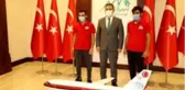 Son dakika! Vali Akbıyık Teknofest200'de Hakkari'yi temsil eden Tatlı'yı makamında kabul etti