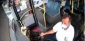 İstiklal Marşı sırasında saygı duruşuna geçen otobüs şoförü ödüllendirildi