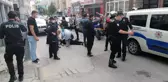 Park kavgasına müdahale eden polisin parmağını kırdılar
