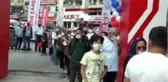 Maltepe'de bedava döner alabilmek için saatlerce kuyrukta beklediler