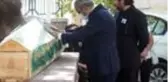Yavuz Bingöl, kardeşinin cenazesinde ayakta durmakta güçlük çekti